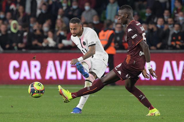 林崴15分同曦不敌首钢 黎伊扬18+6福建负上海